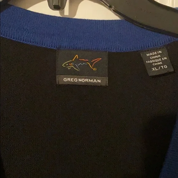 Greg Norman golf sweater vest. - Picture 4 of 6